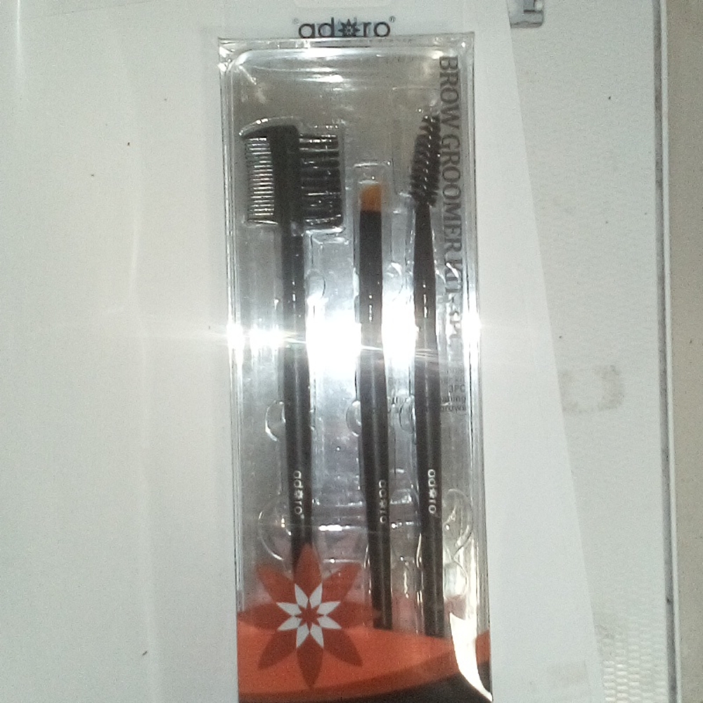 Adoro 3 PC brow groomer set